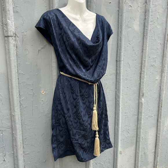 Trina Turk Navy Silk Shift, size 6 - Picture 4 of 12